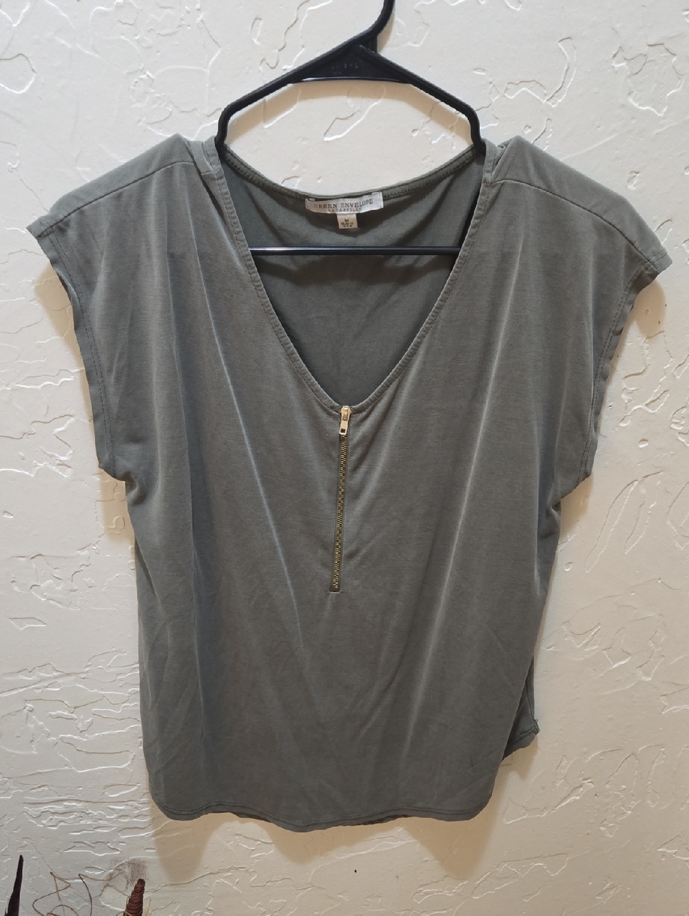 Green Envelope Olive Short Sleeve V-Neck Top with Front Zip